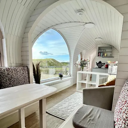 Iglupod Near Sligo Ferienhaus